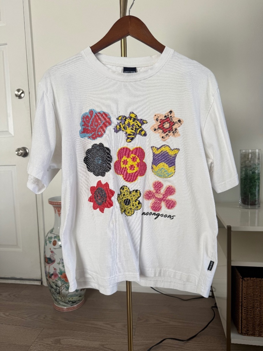 Noongoons Flower Grid Graphic T-Shirt White Size Medium